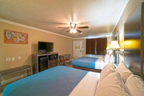 Econo Lodge Inn & Suites Corpus Christi image 35
