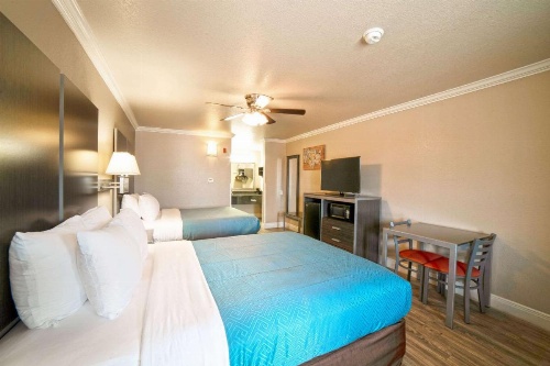 Econo Lodge Inn & Suites Corpus Christi image 38